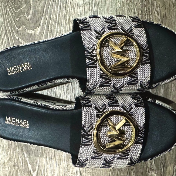 MICHAEL KORS WEDGES SANDALS - Picture 3 of 3